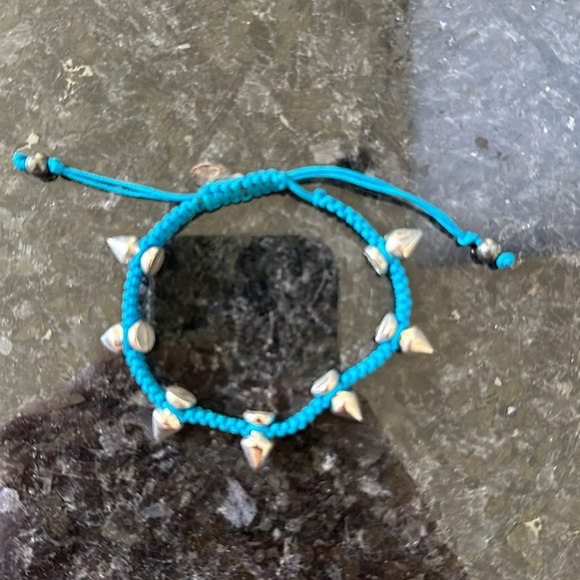 Spike friendship bracelet - Picture 2 of 3